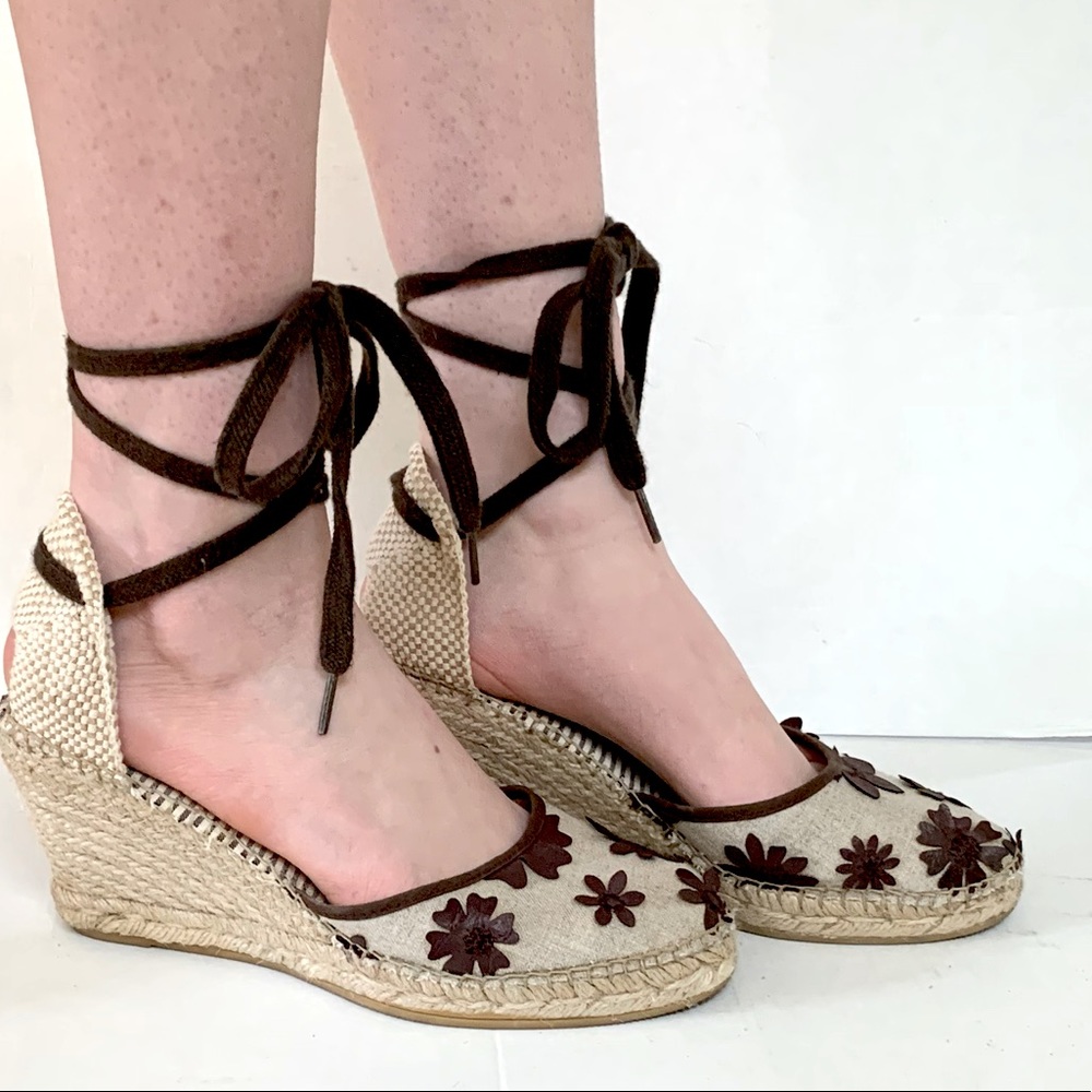 Beige linen espadrille wedges with brown leather flowers & brown tie-up laces 40